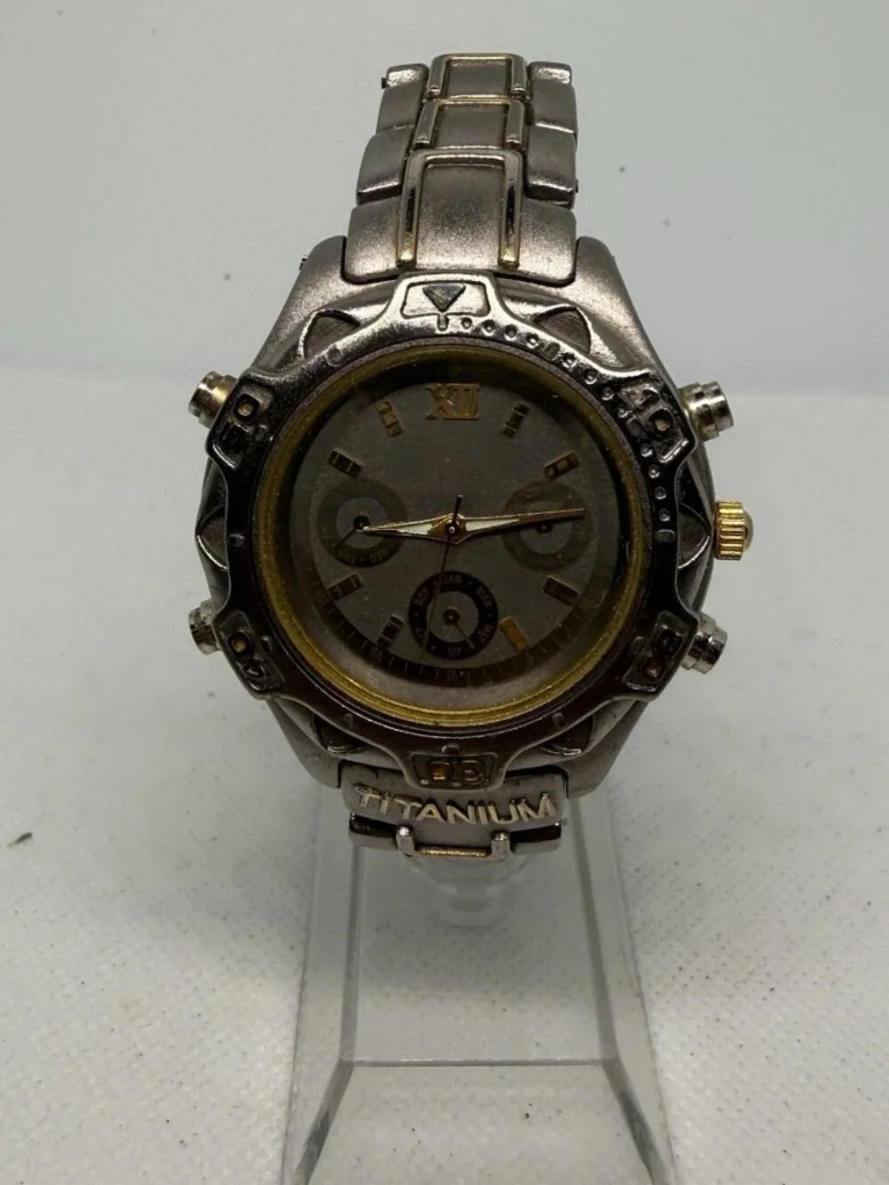 Universal Titanium Mens Two-Tone Chronograph Watch Grey Dial Gold Steel